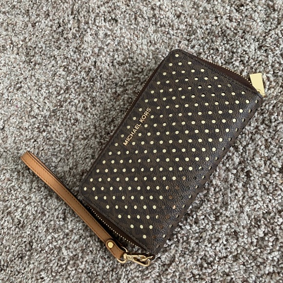 Michael Kors Handbags - Brand new Michael Kors Wallet